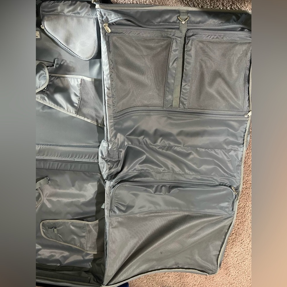 BRIGGS & RILEY BASELINE ROLLING GARMENT BAG - Picture 9 of 10